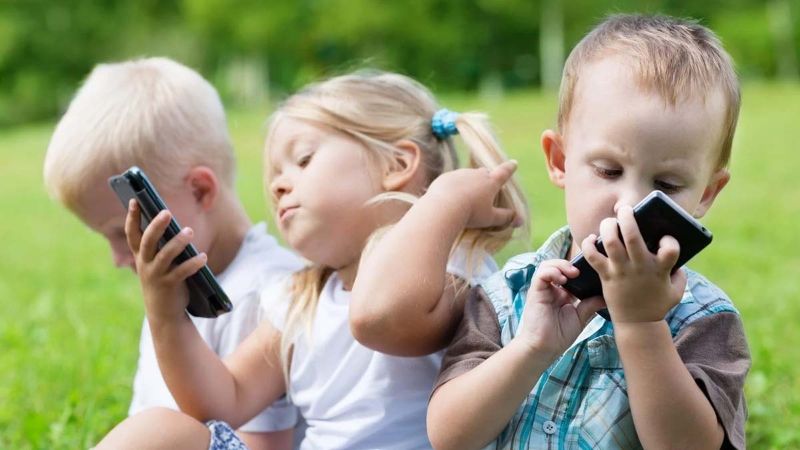 Sóng điện thoại gây ảnh hưởng đến sự phát triển của trẻ nhỏ